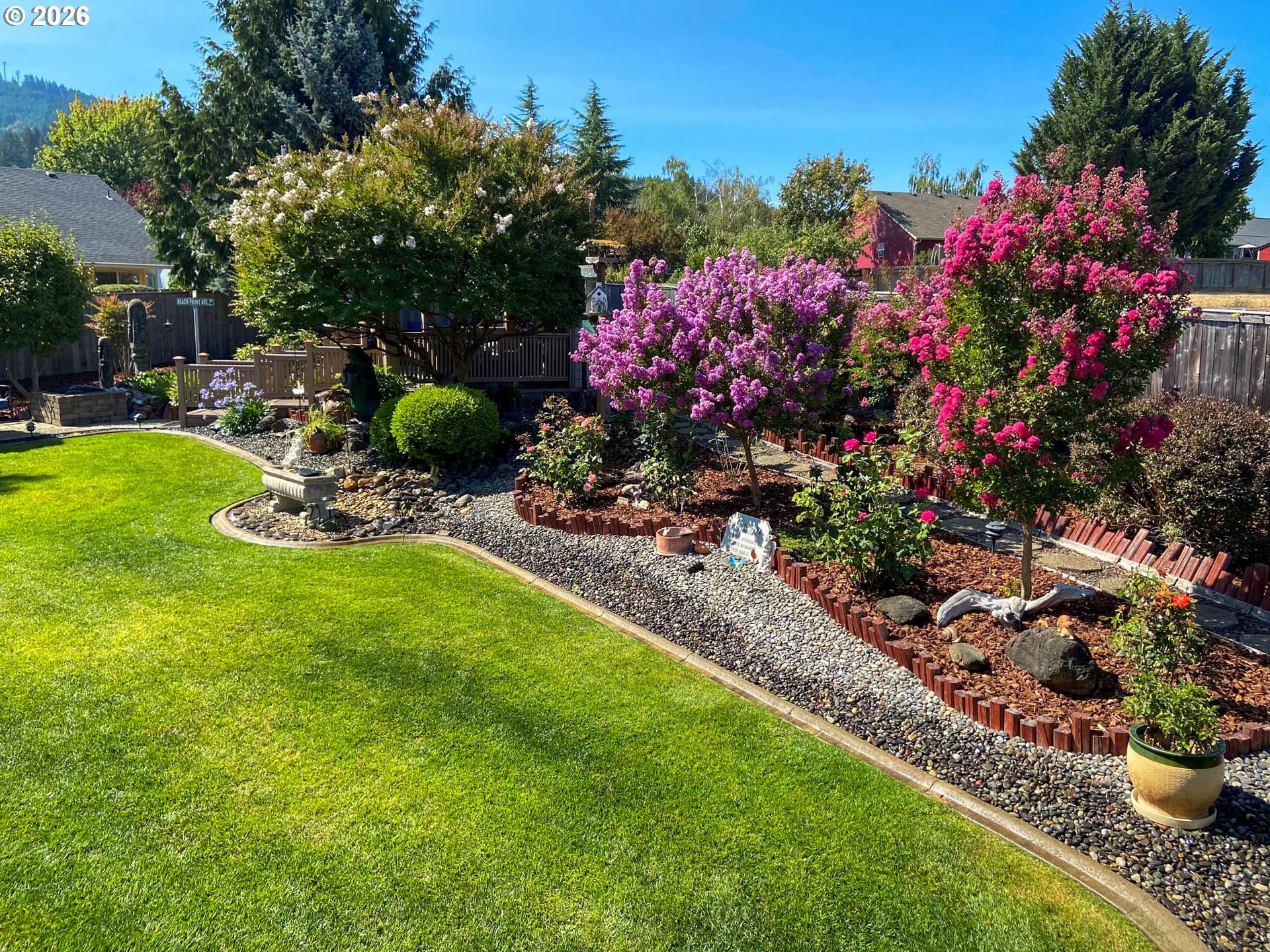 237 CAMBRIDGE DR