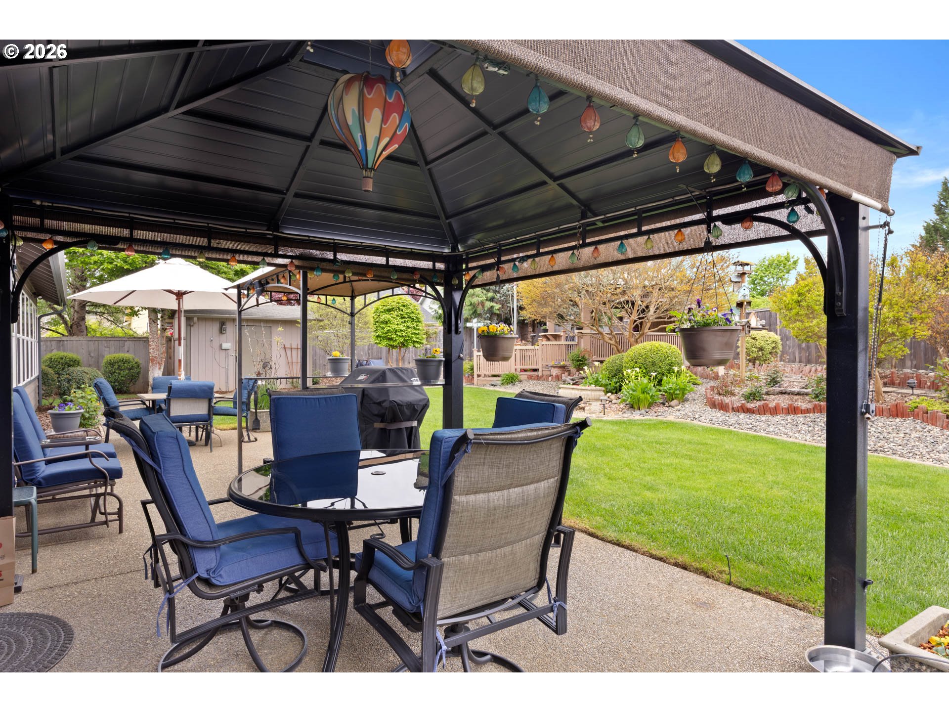 237 CAMBRIDGE DR