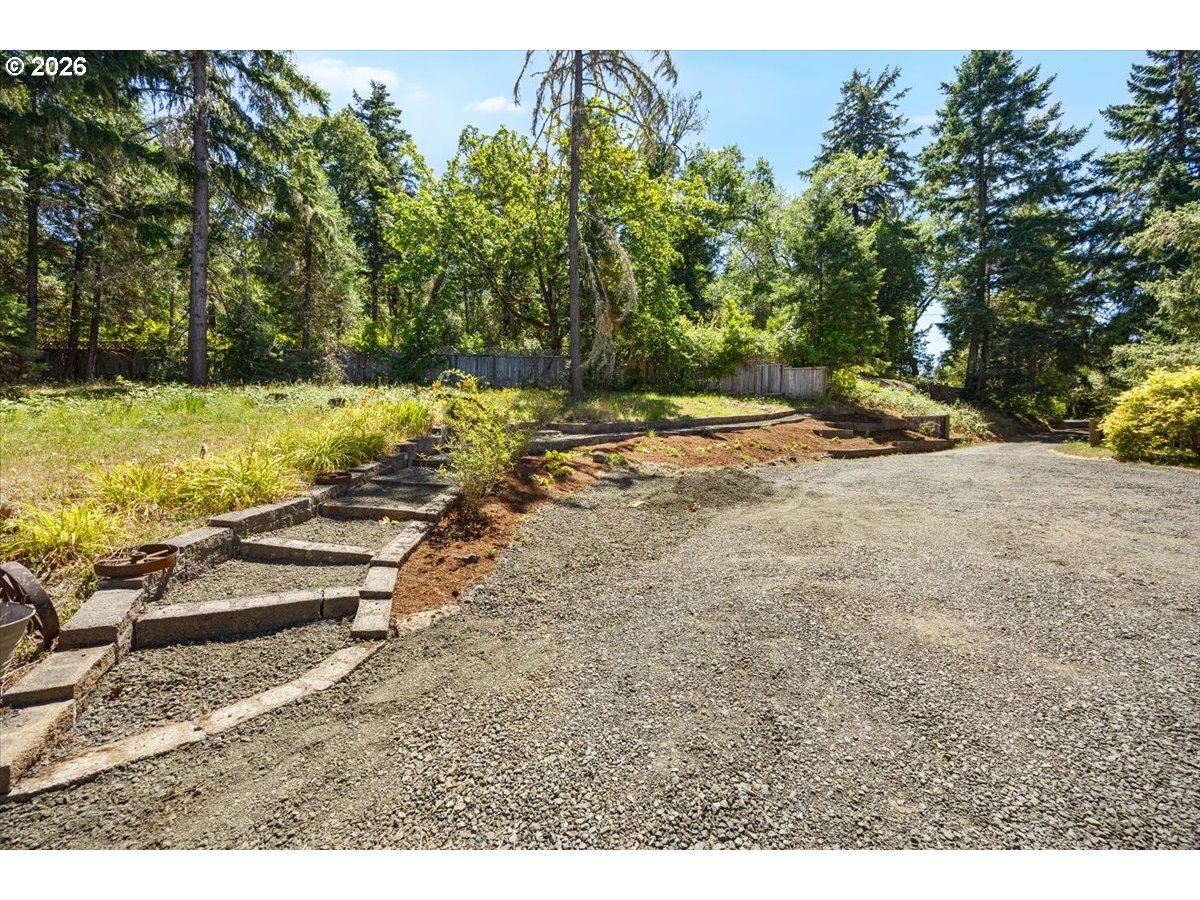 6841 OAK HILL RD