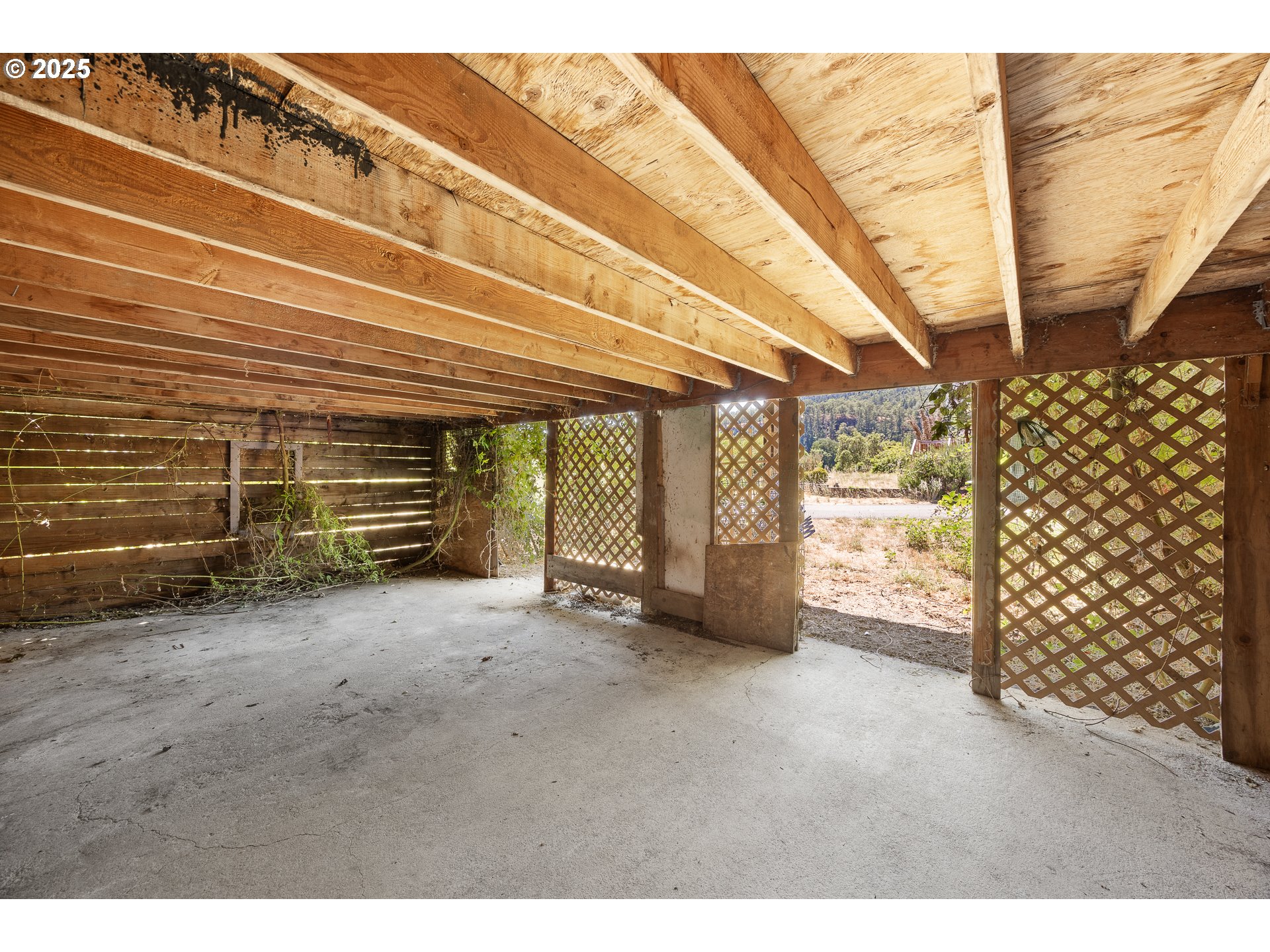 360 CAPITAL LN