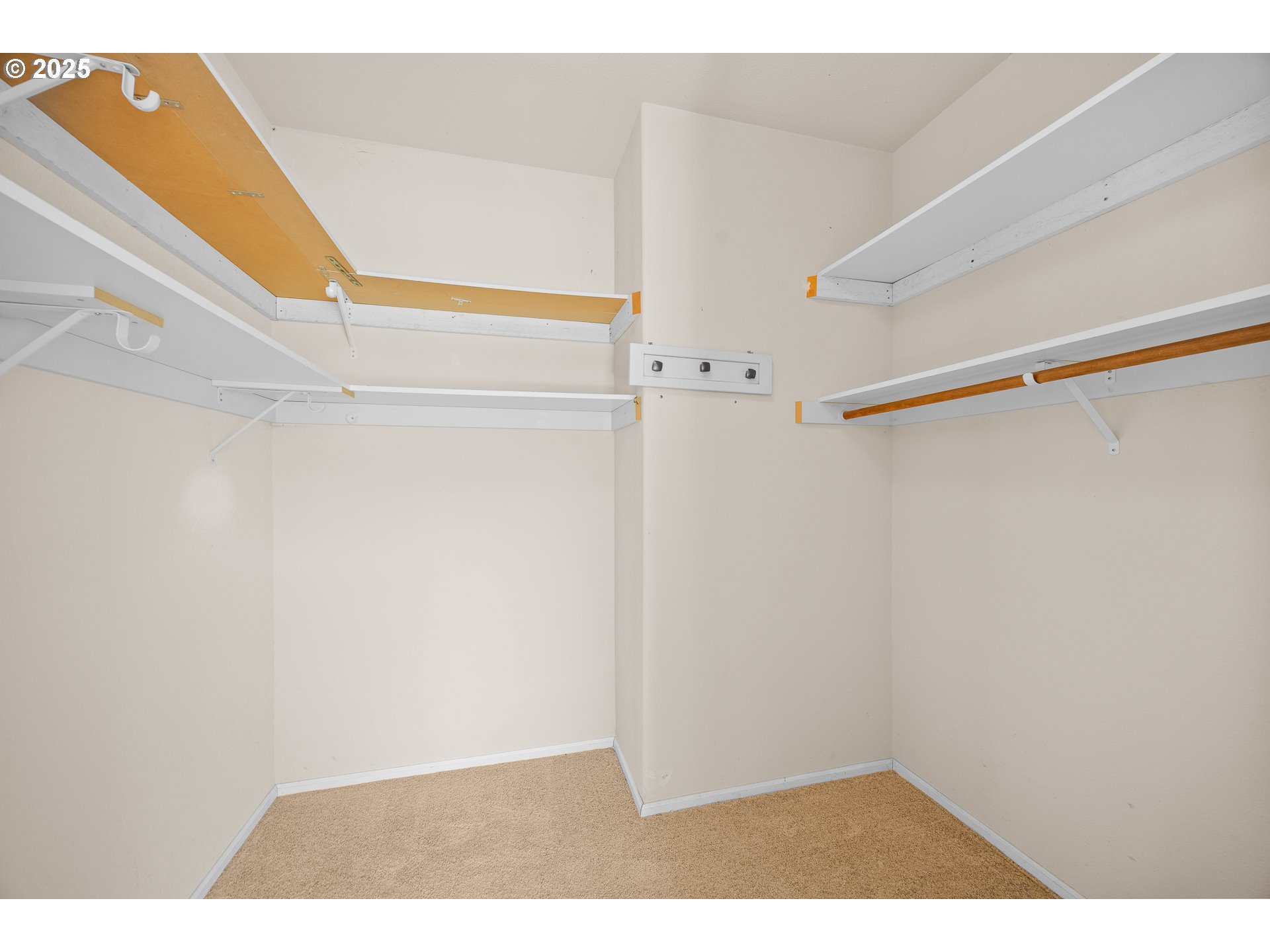 360 CAPITAL LN
