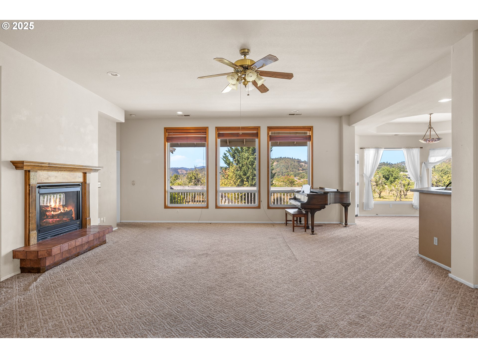 360 CAPITAL LN