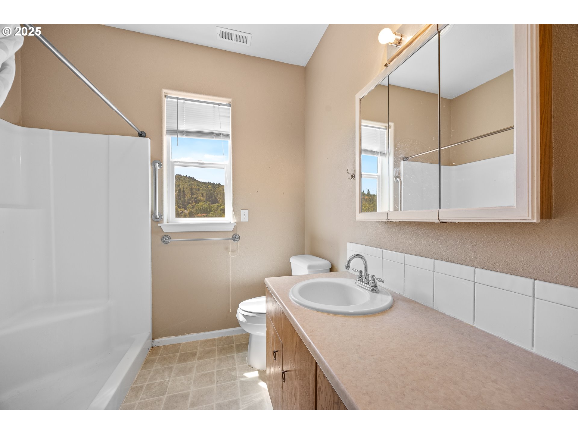360 CAPITAL LN