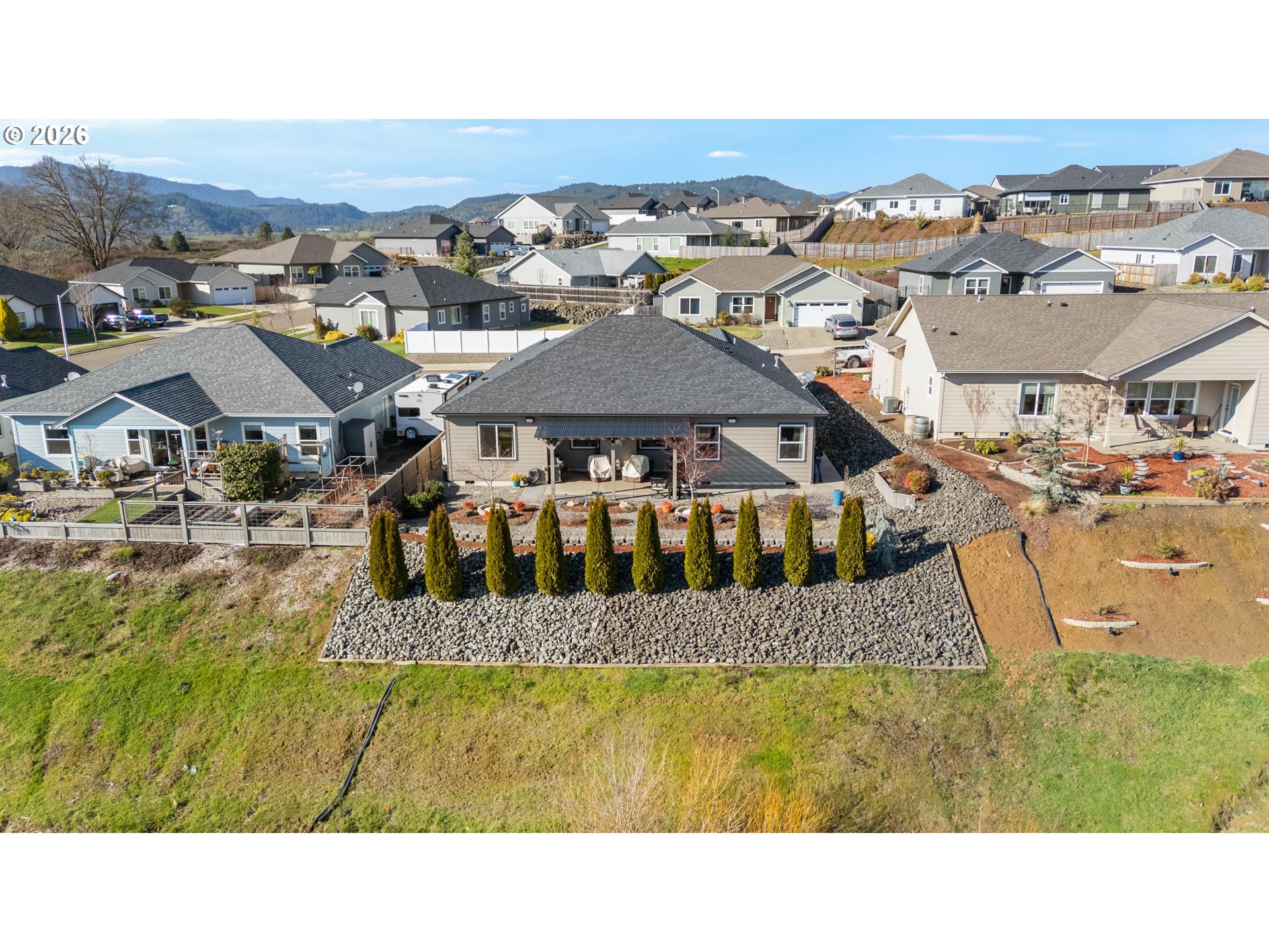 832 SAND PINES AVE