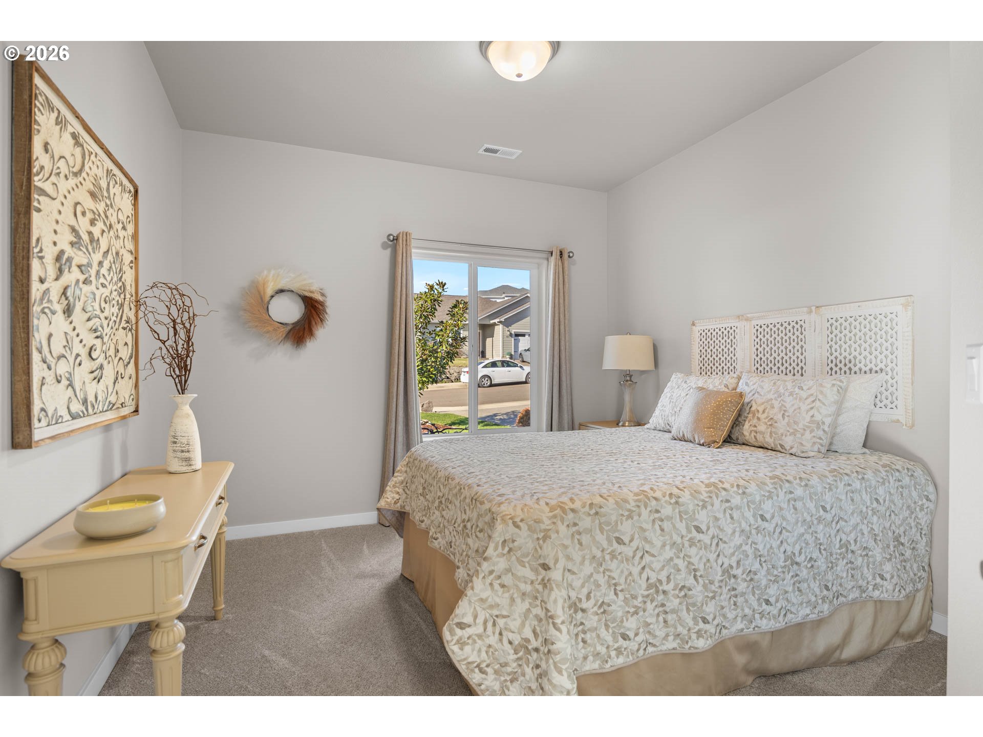 832 SAND PINES AVE