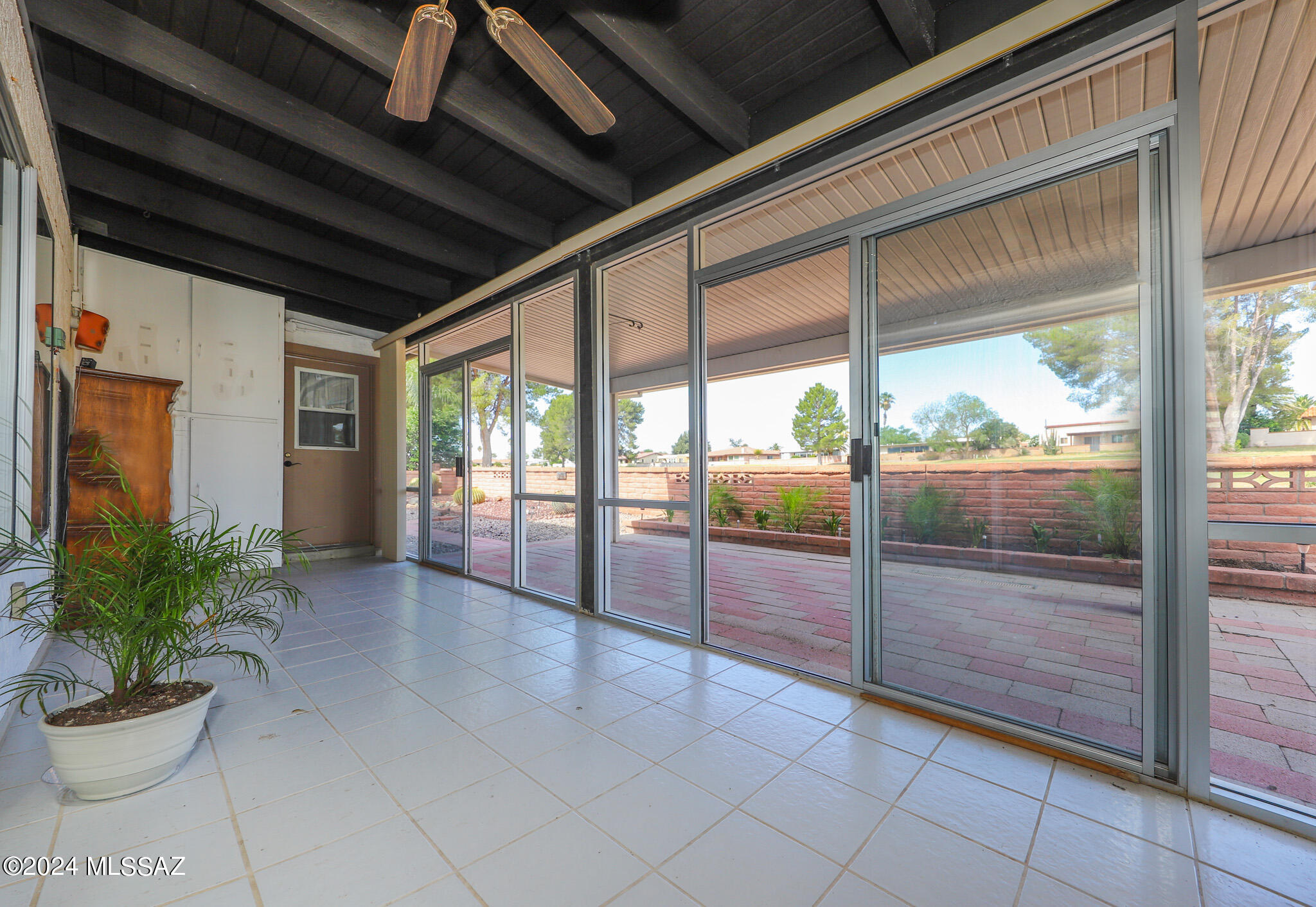 1301 N Paseo Del Cervato