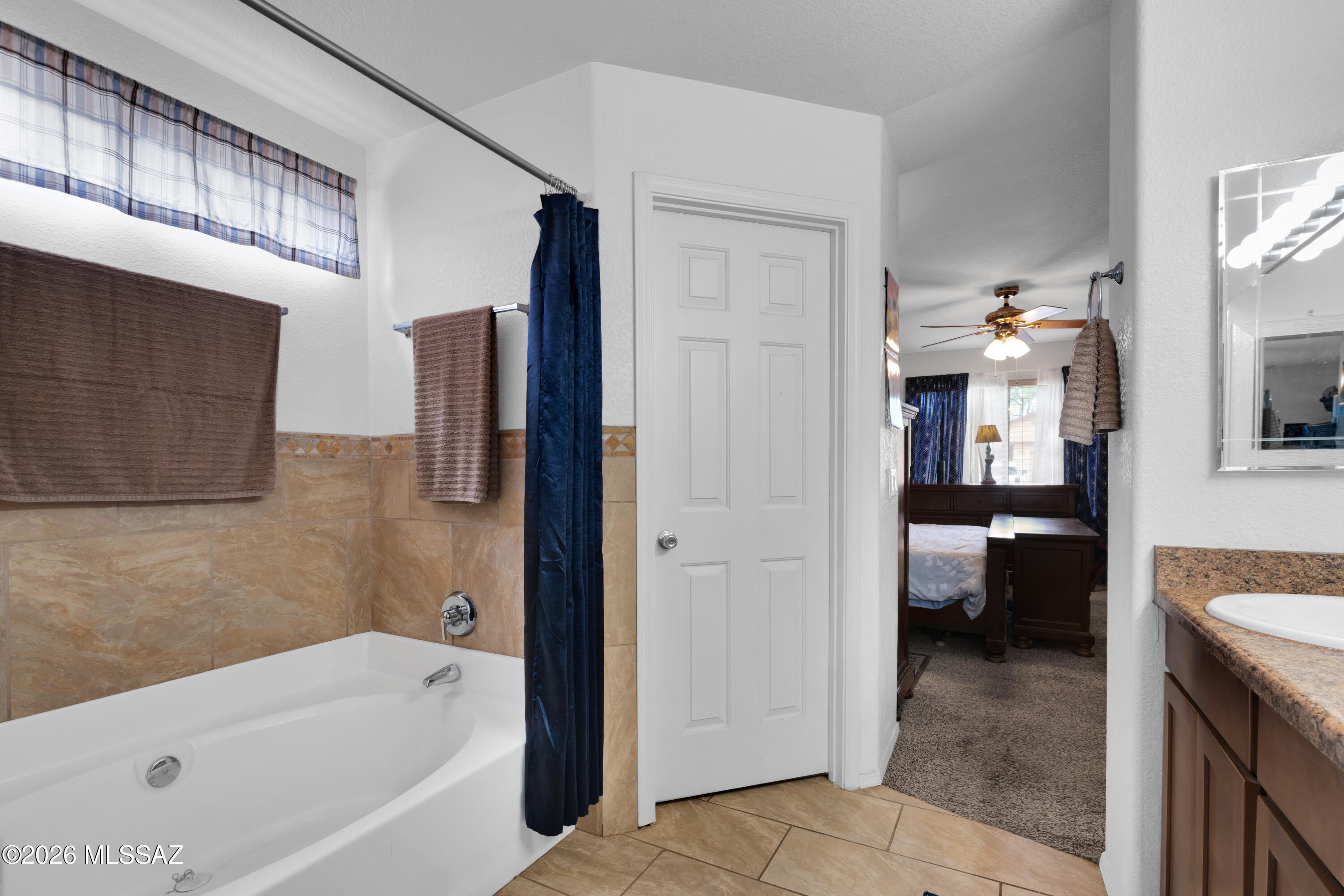 1537 W Thatcher Street
