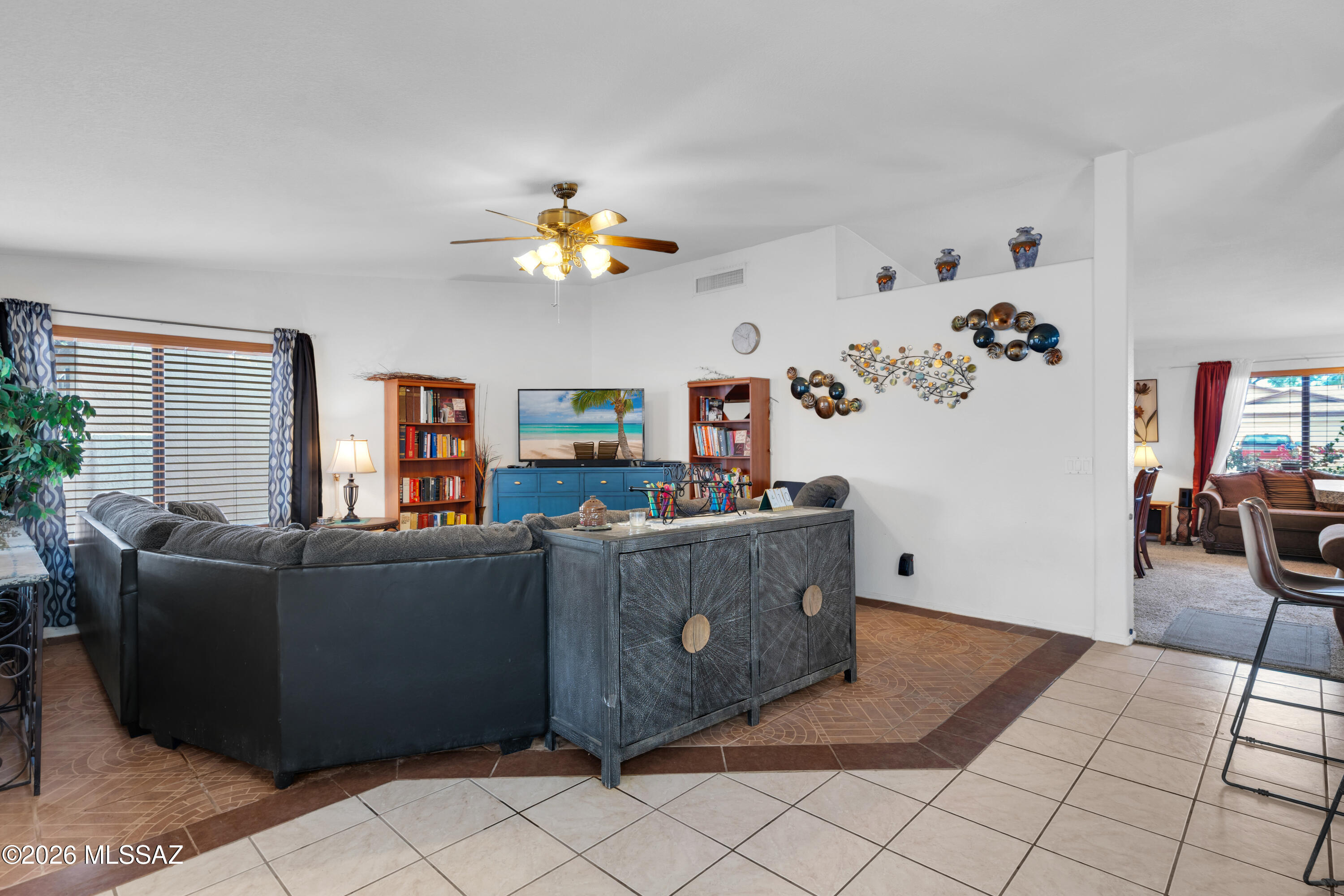 1537 W Thatcher Street