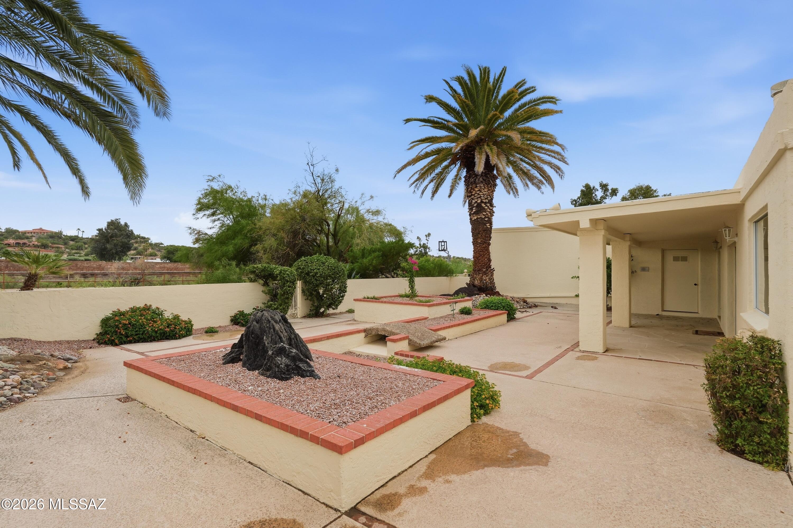 7912 N Casas Cameo