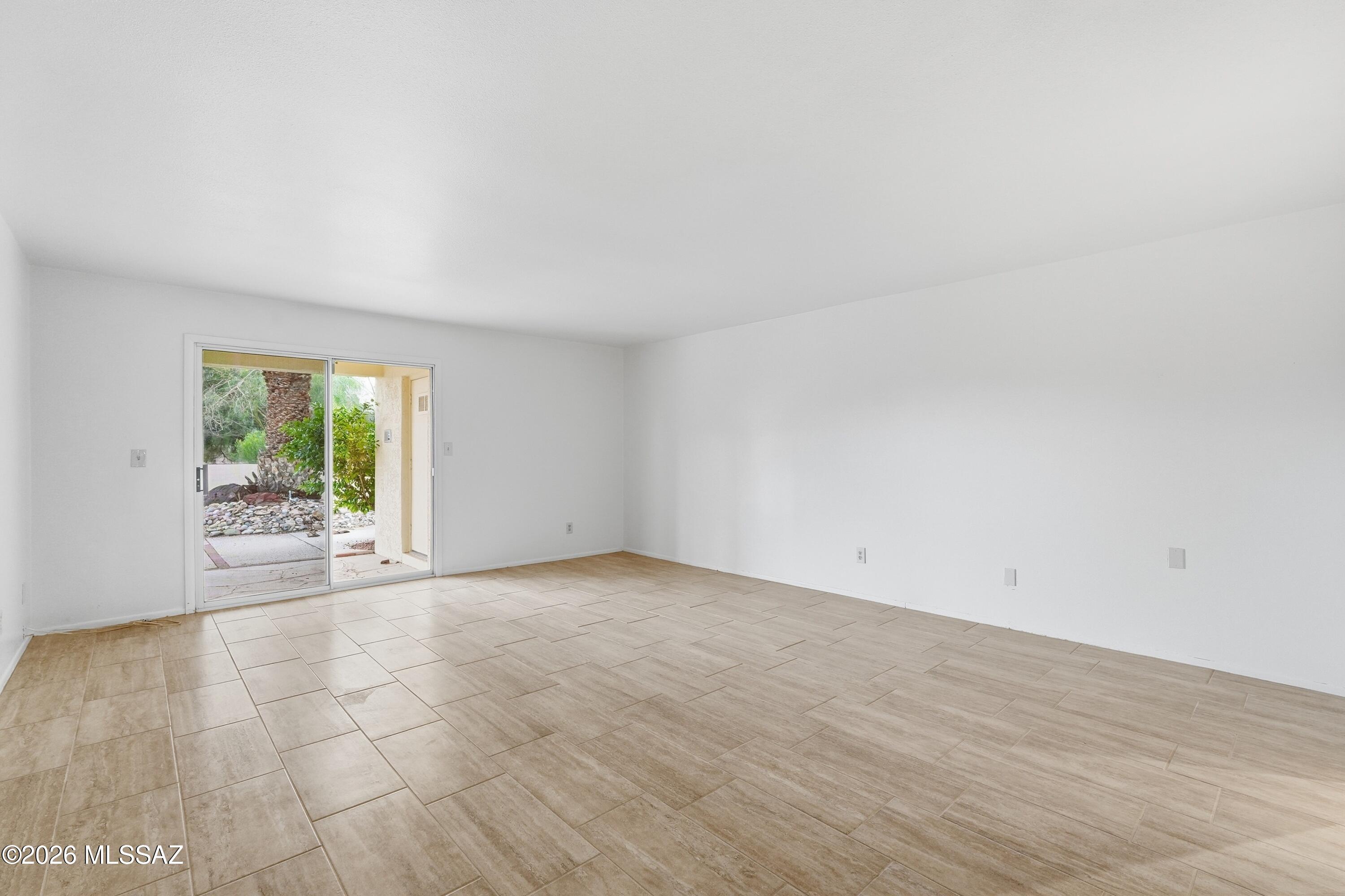 7912 N Casas Cameo