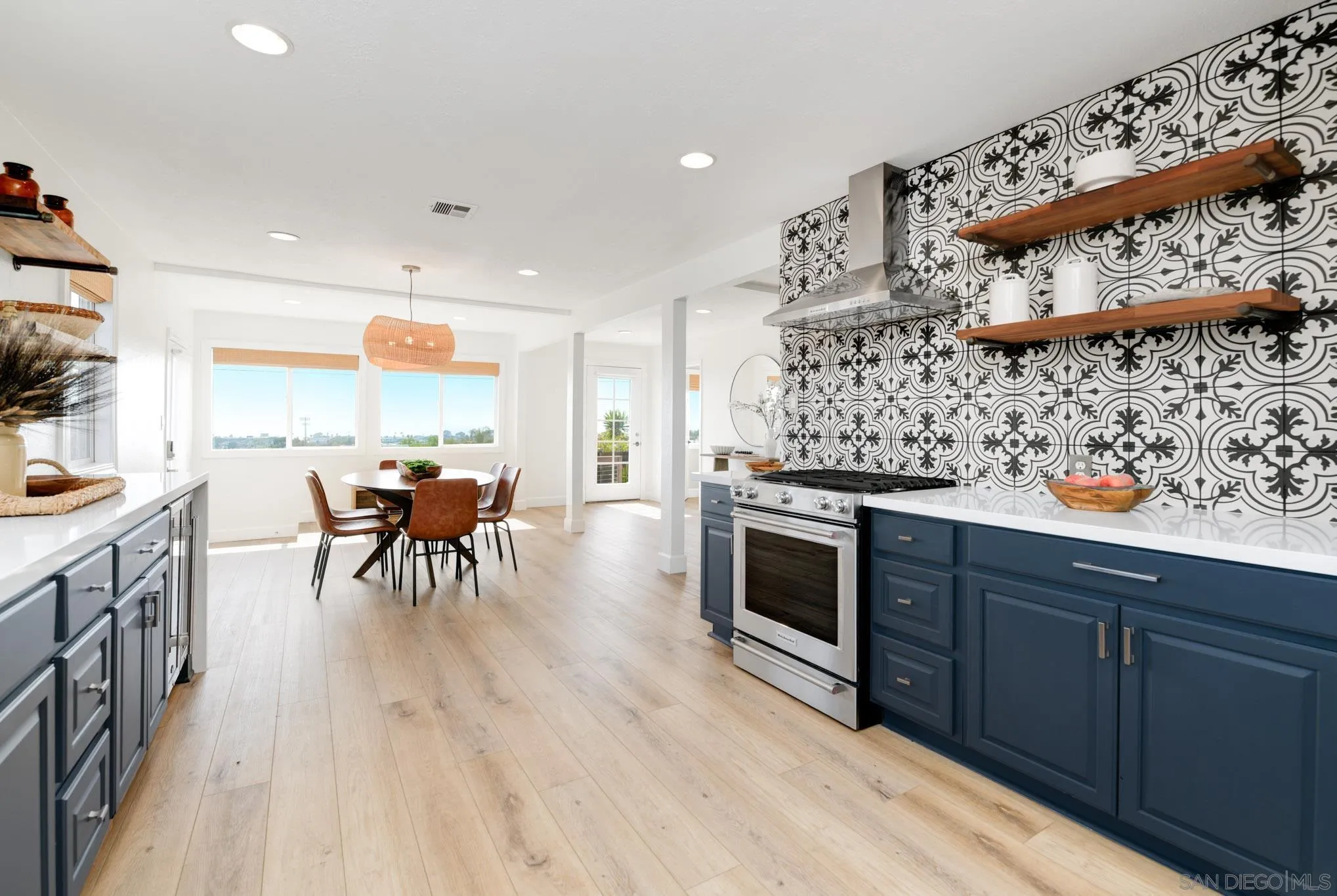 1129 Bonita Dr