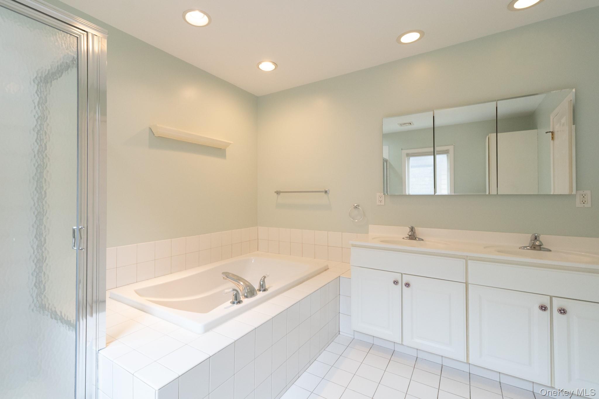 879 Heritage Hills Unit: B