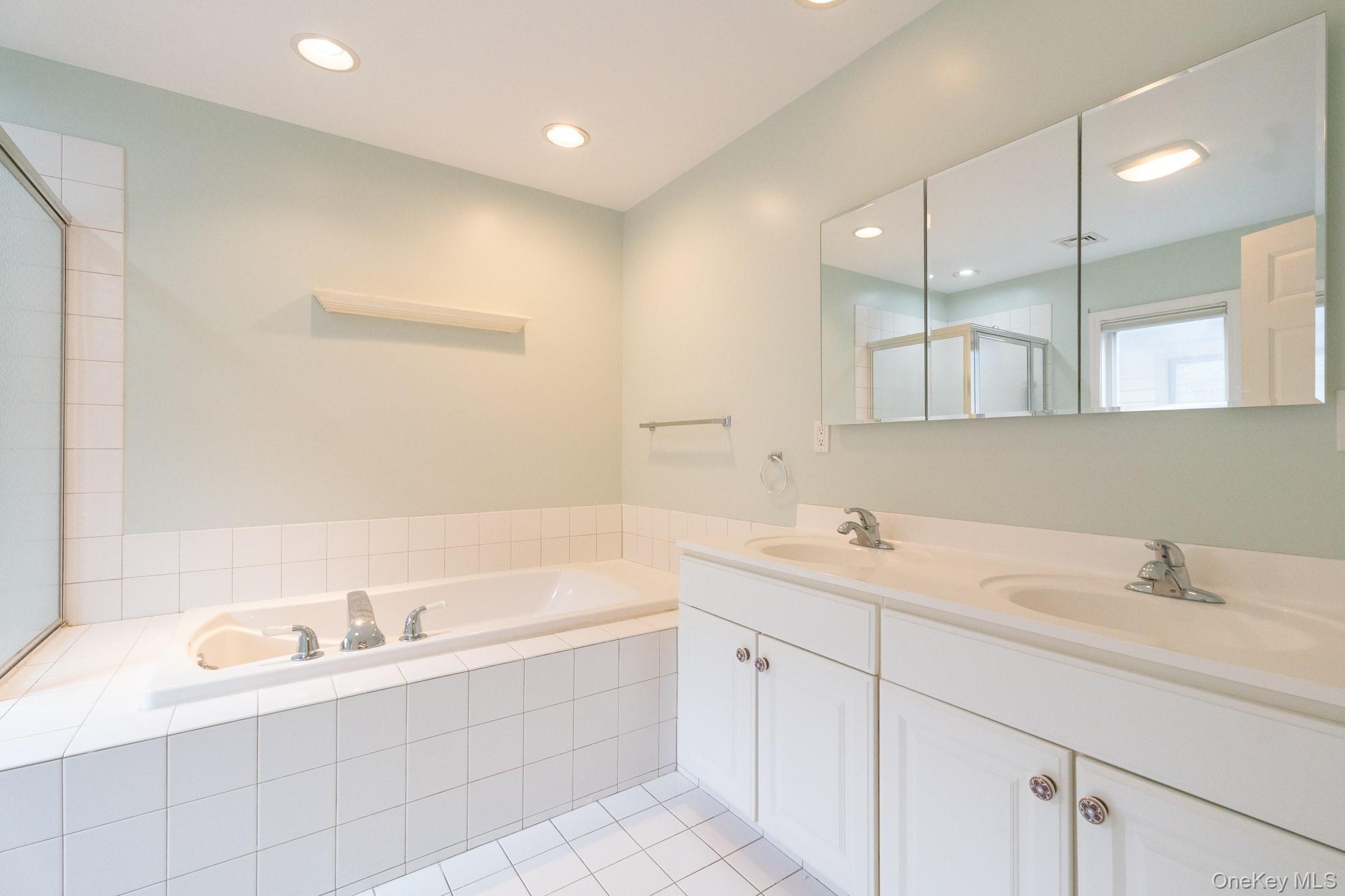 879 Heritage Hills Unit: B