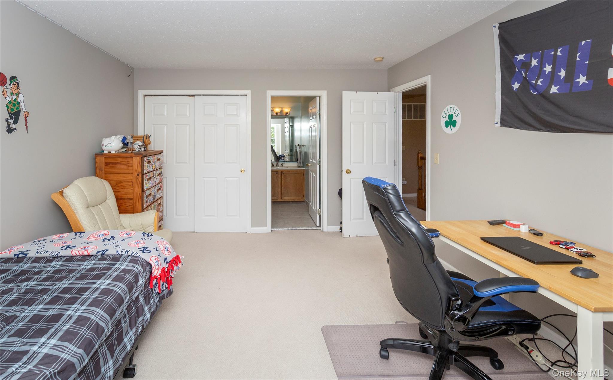 16 Evergreen Way