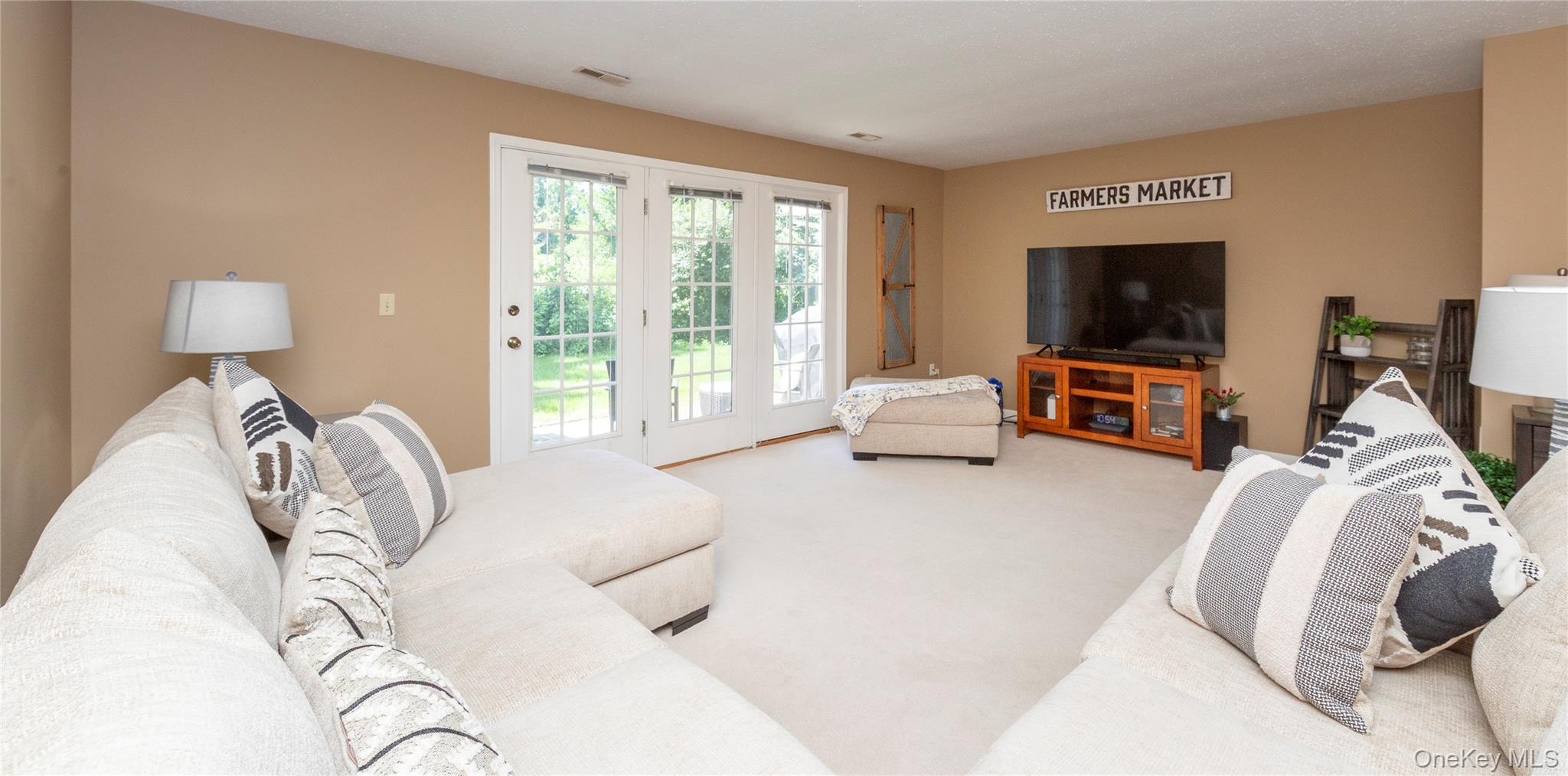 16 Evergreen Way