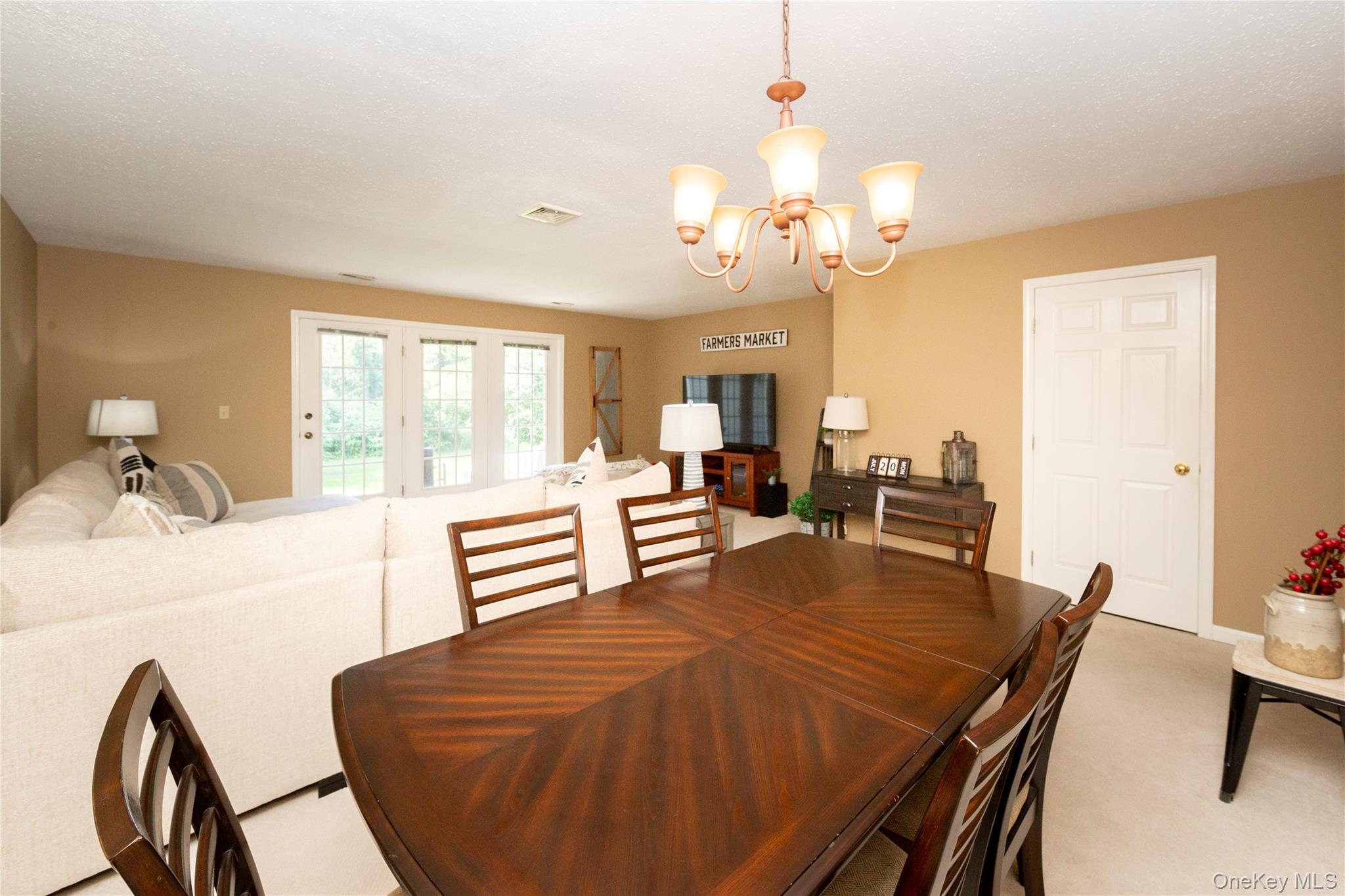 16 Evergreen Way