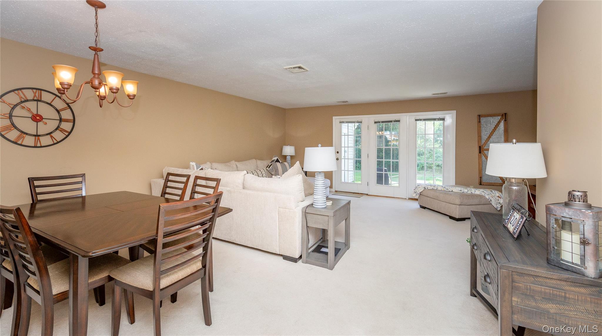 16 Evergreen Way