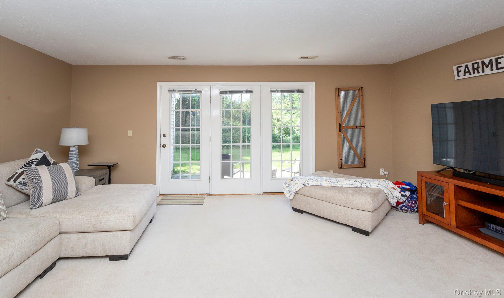 16 Evergreen Way