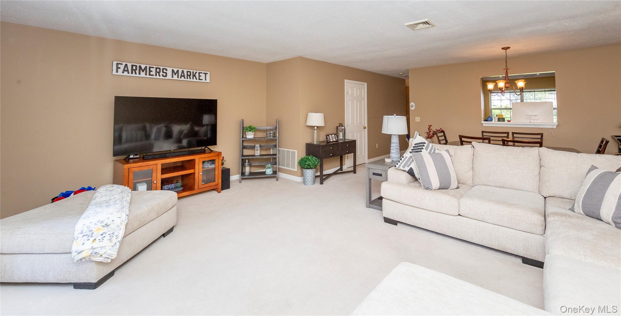 16 Evergreen Way