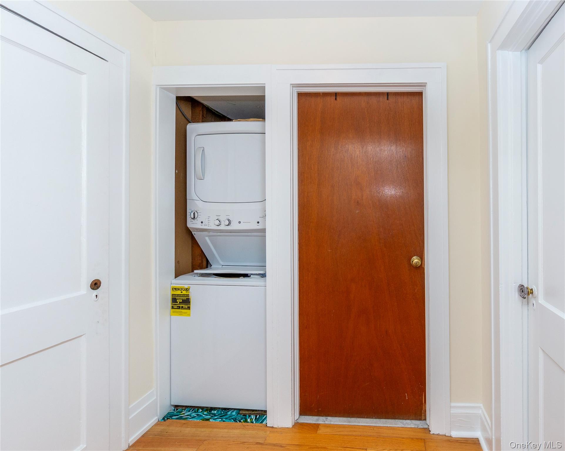 140 E Main Street Unit: 1