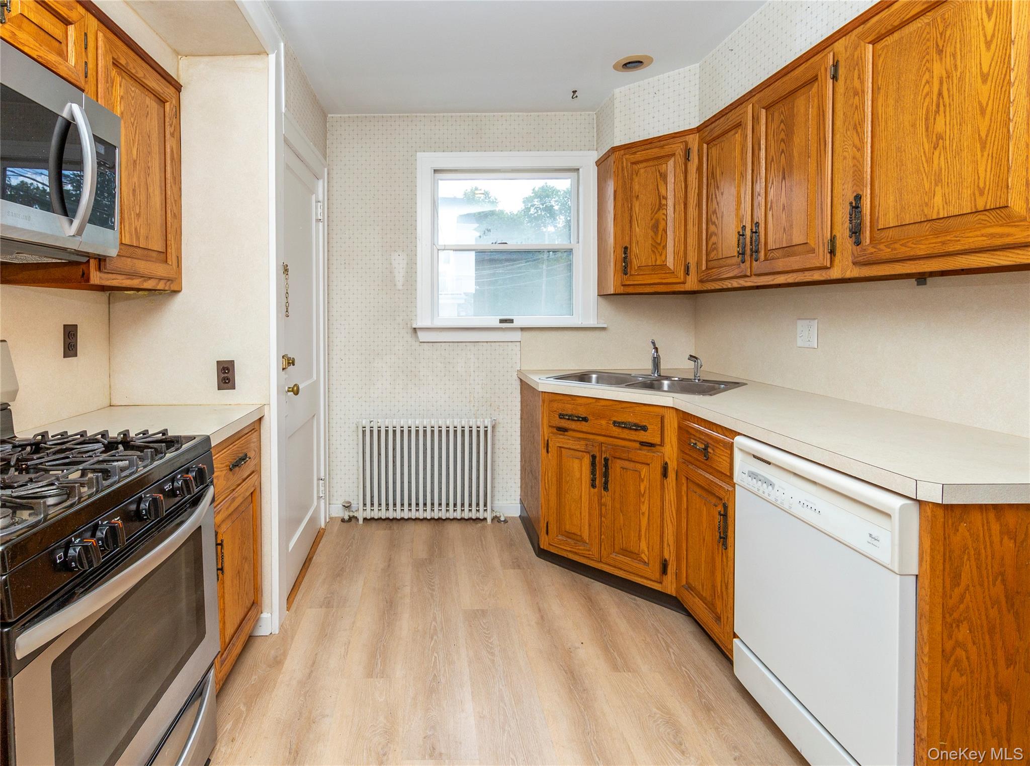 140 E Main Street Unit: 1