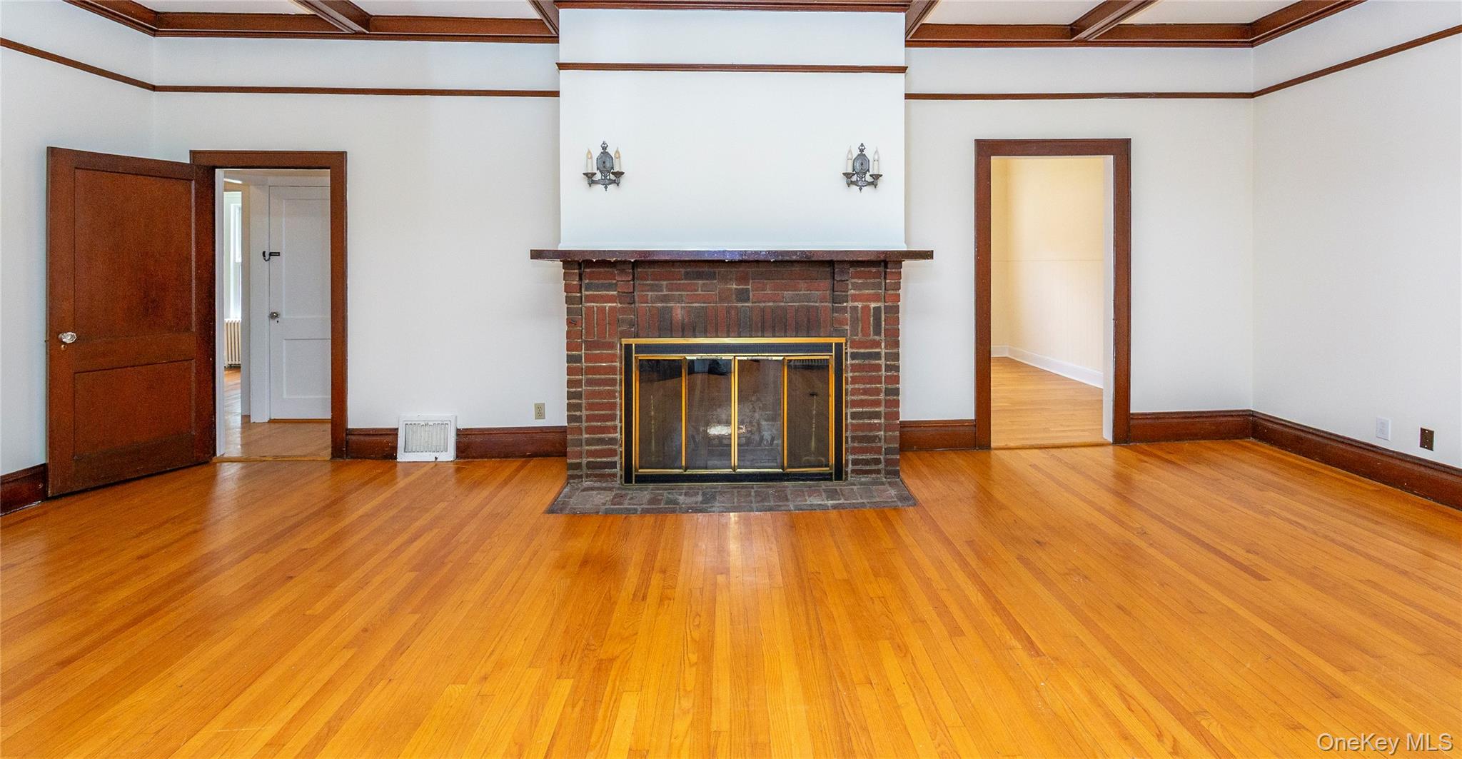 140 E Main Street Unit: 1