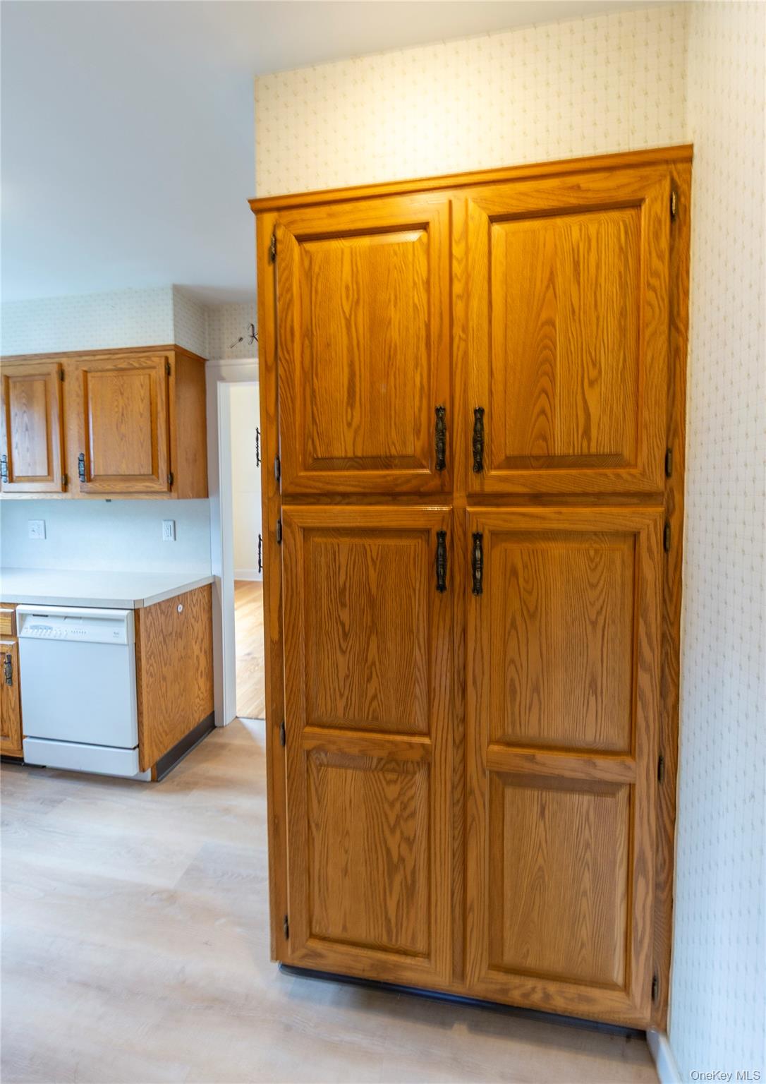 140 E Main Street Unit: 1