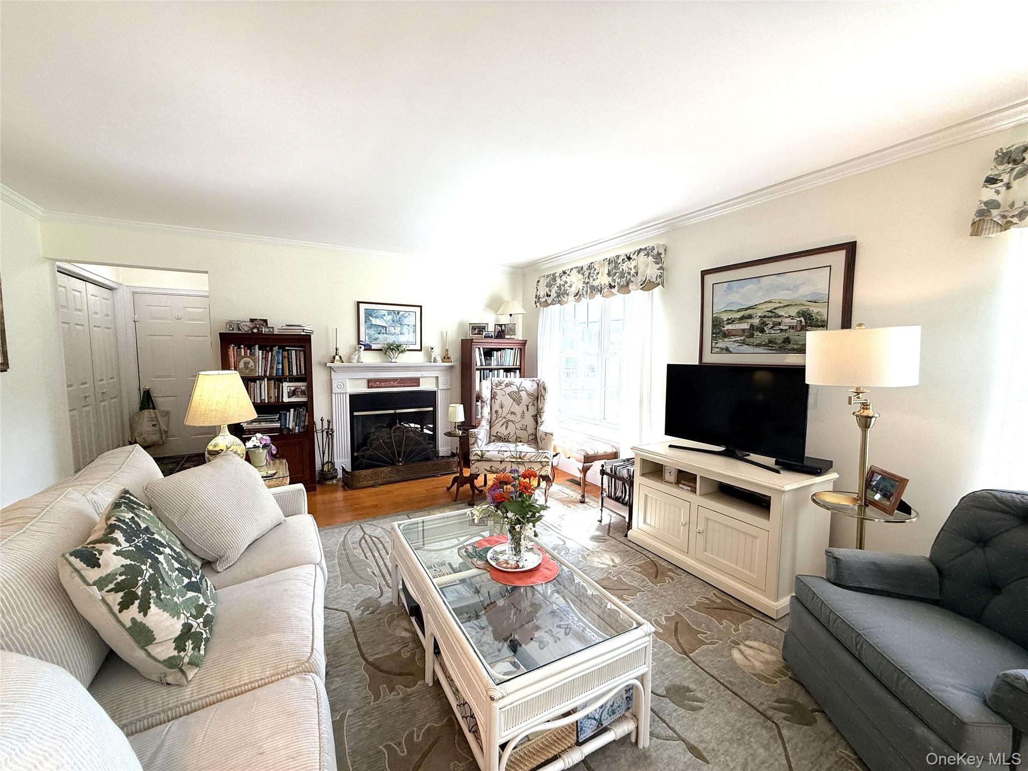 41 W Deer Trail