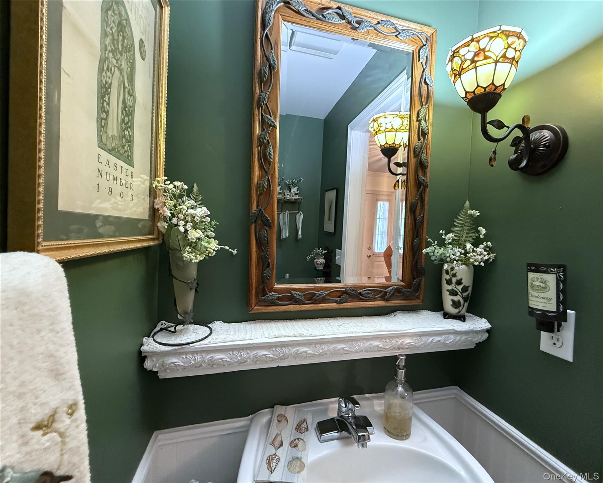 41 W Deer Trail