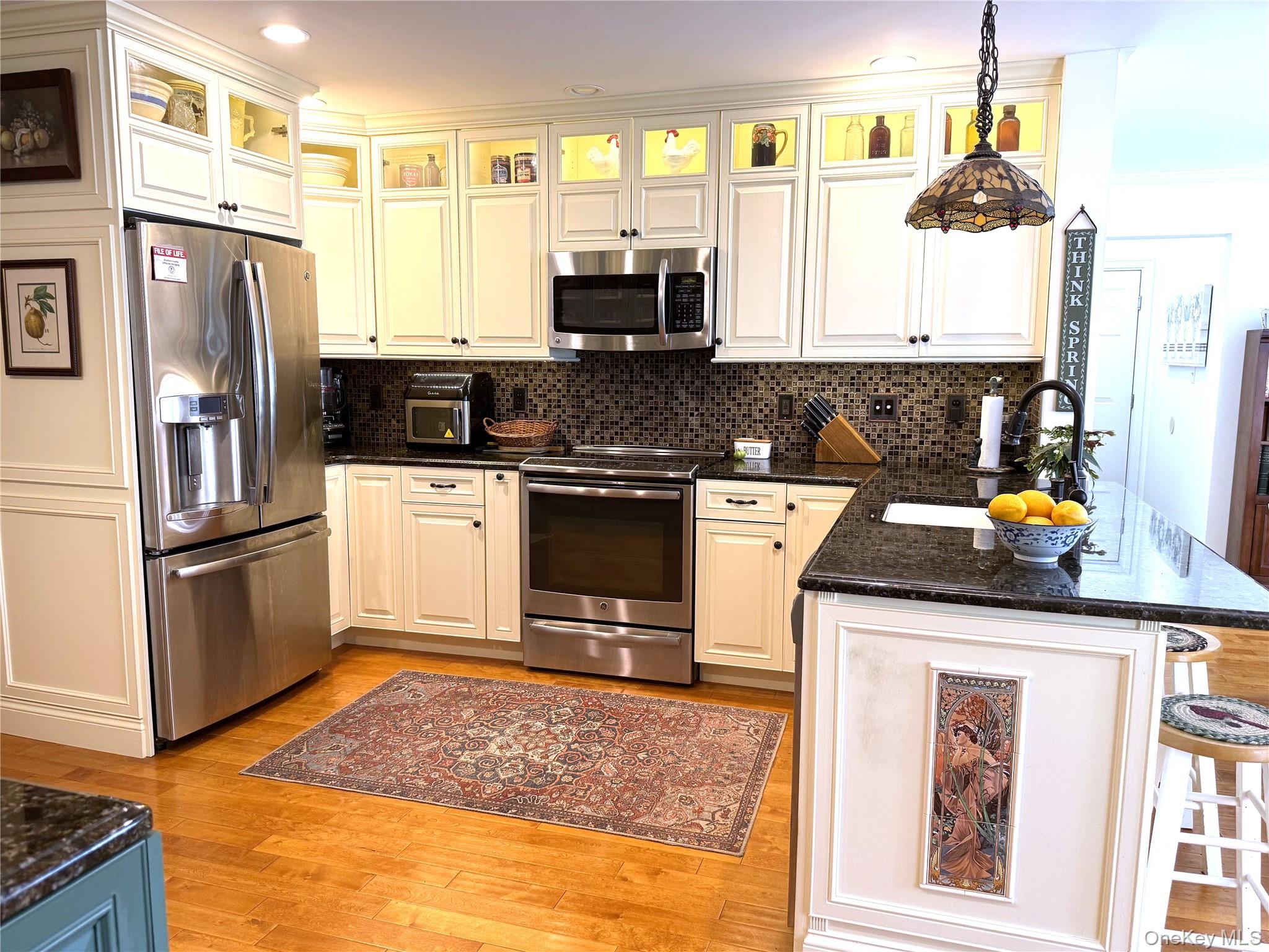 41 W Deer Trail
