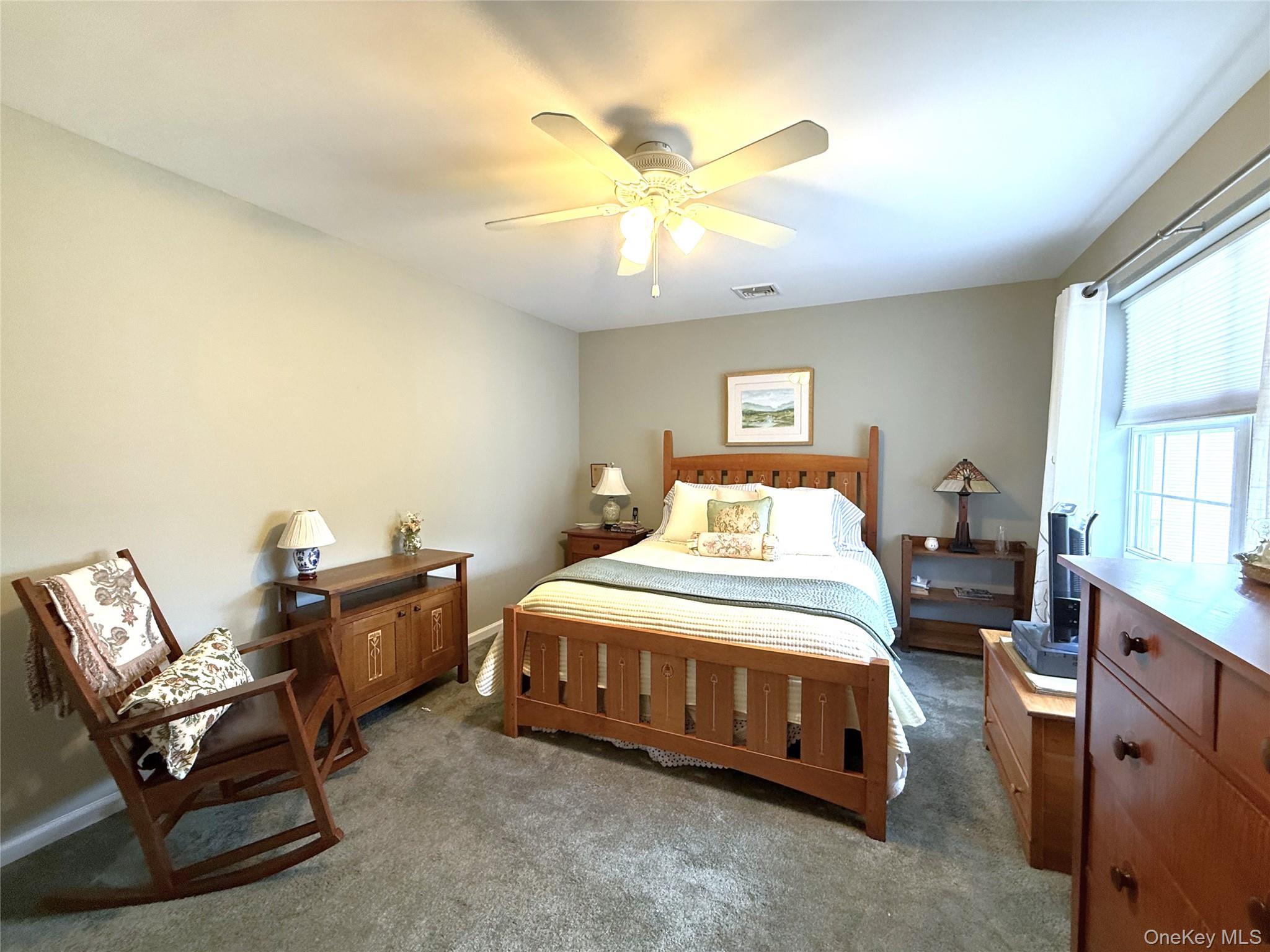 41 W Deer Trail