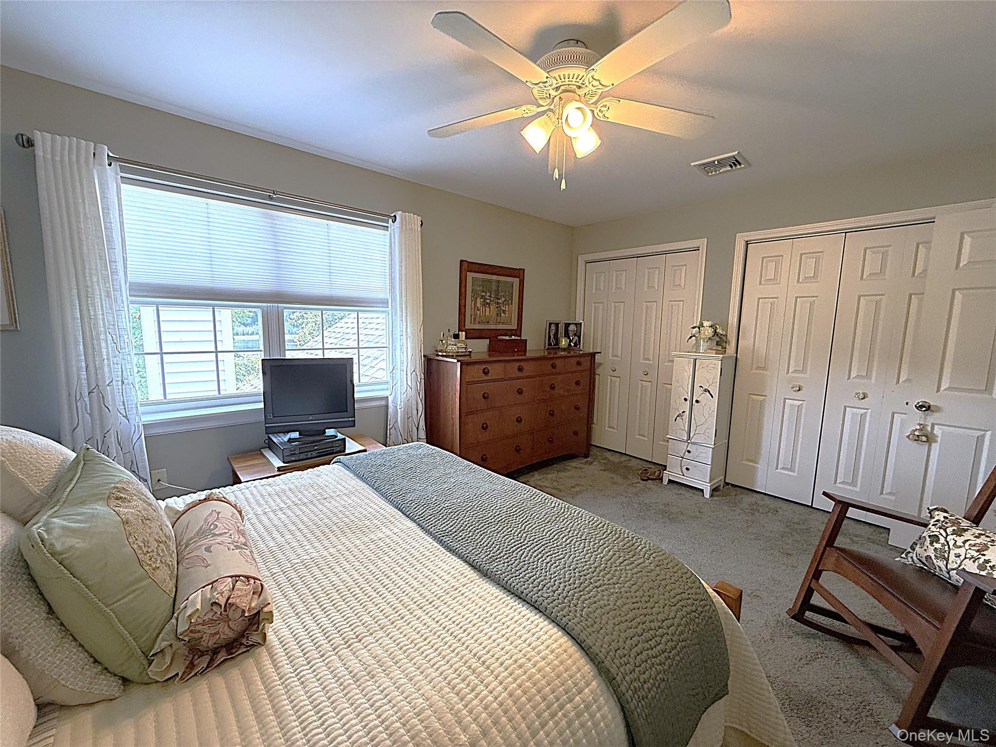 41 W Deer Trail