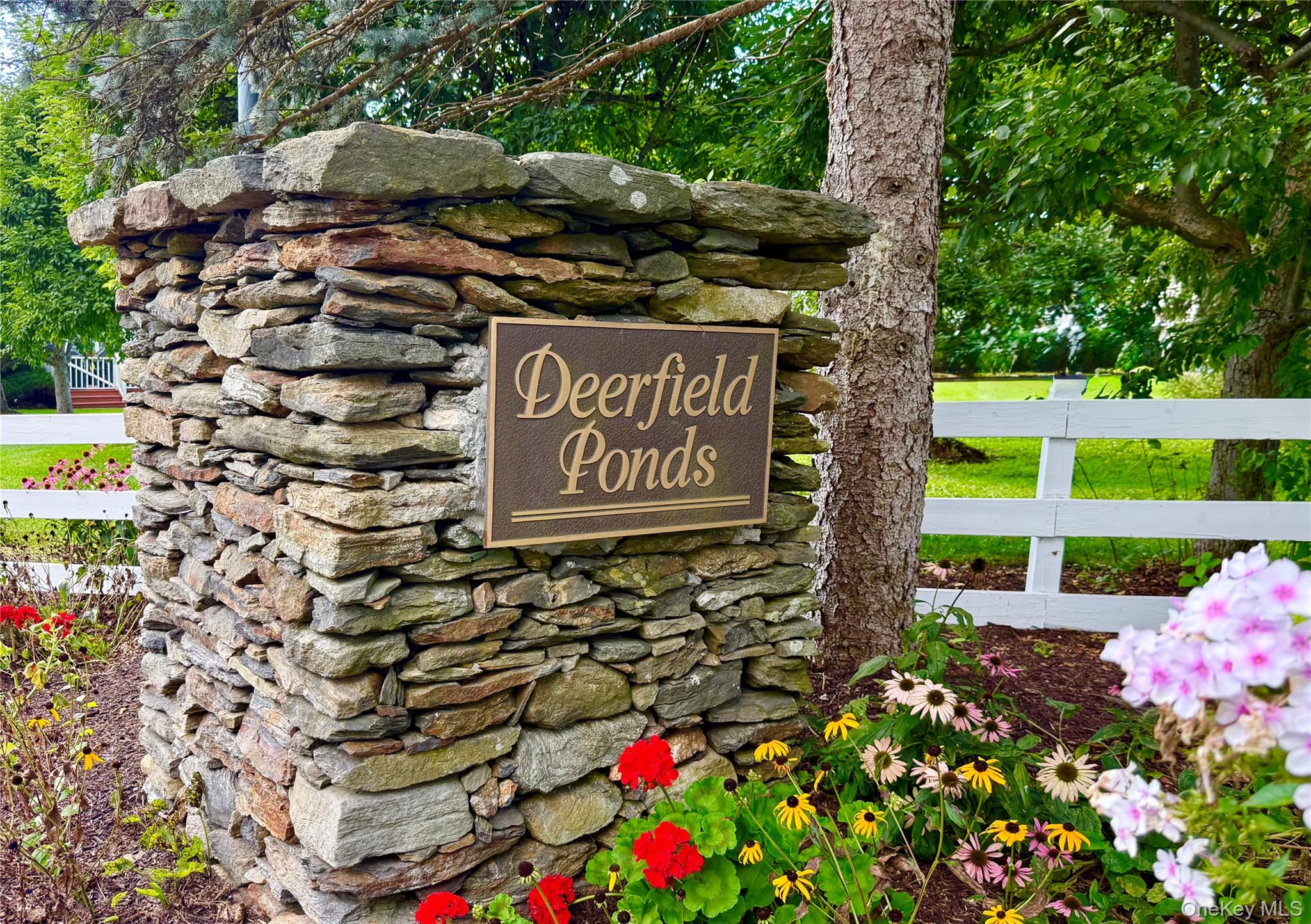 41 W Deer Trail