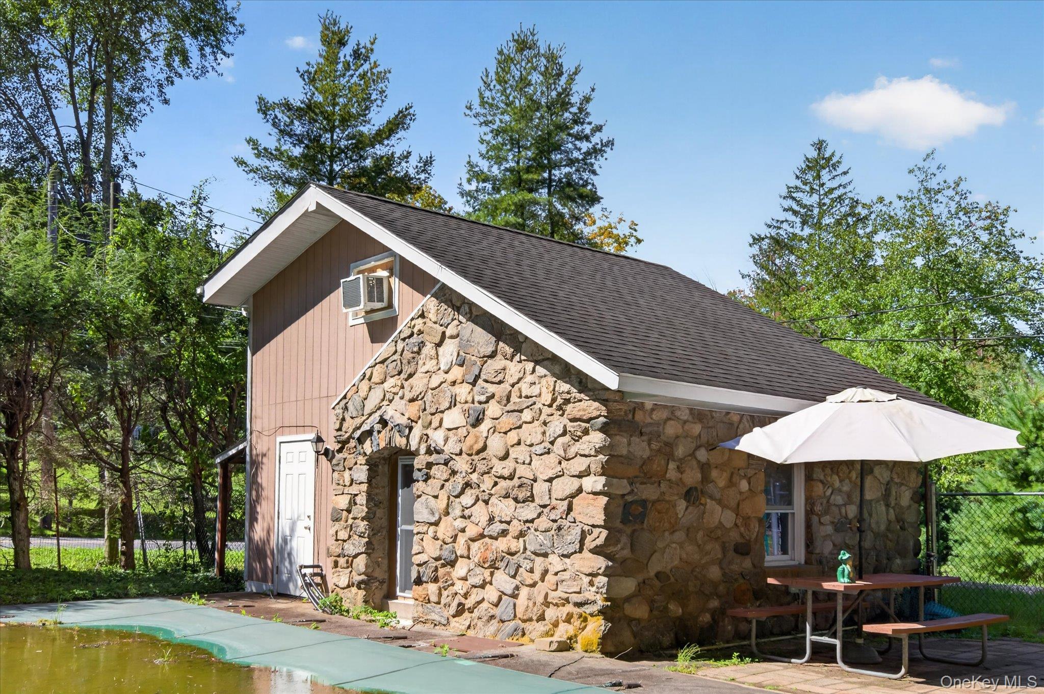 109 Pines Bridge Road