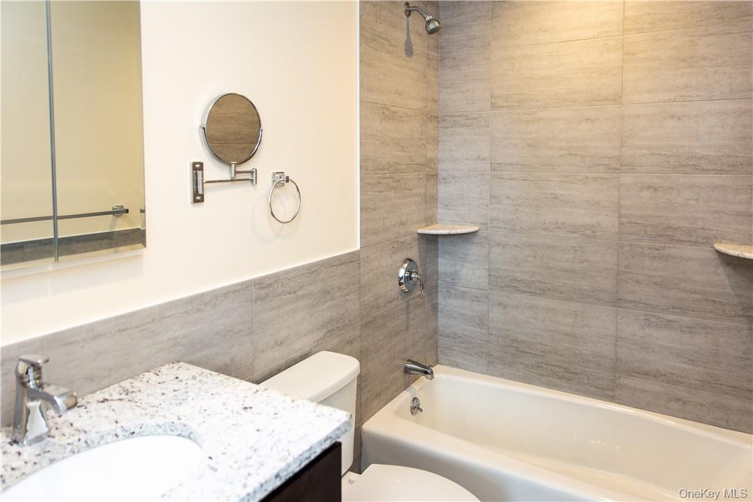 23 E Main Street Unit: 3A