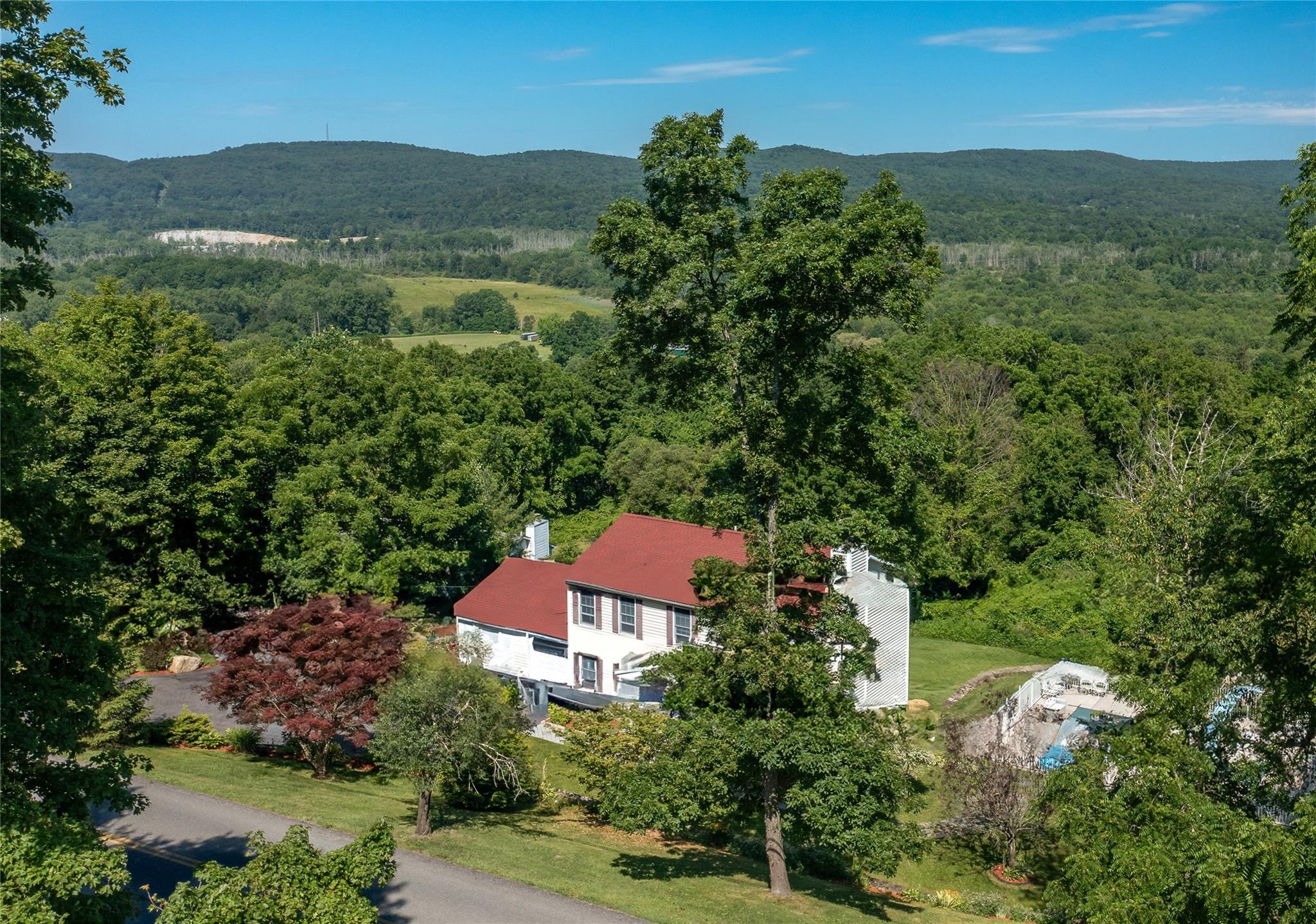135 S Quaker Hill Road