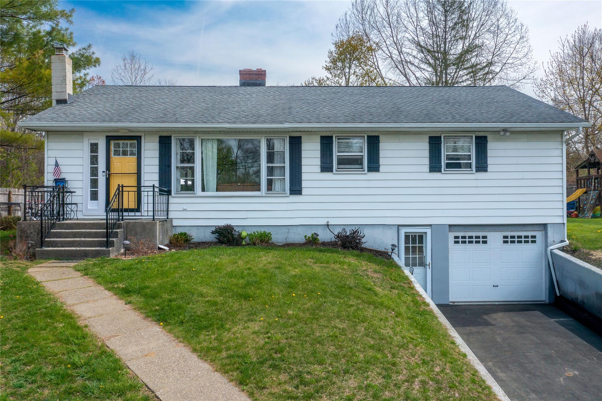 41 Hillside Avenue