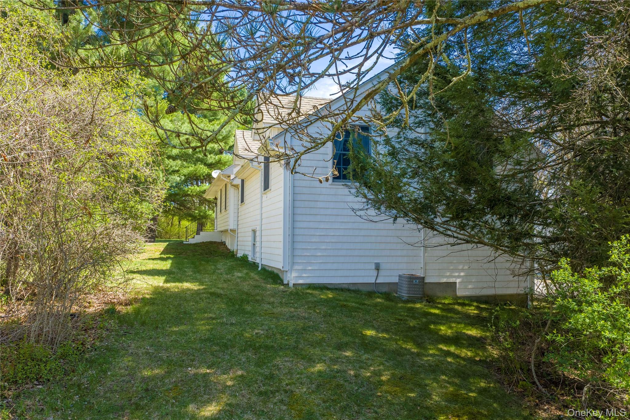 103 S Harmony Hill Road