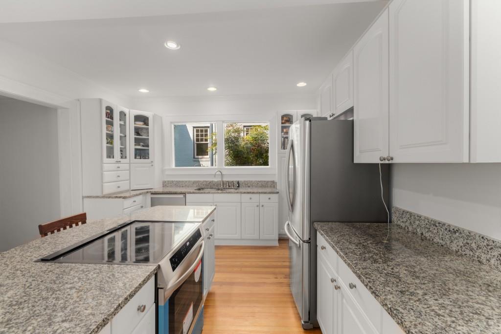 374 8th Street NE