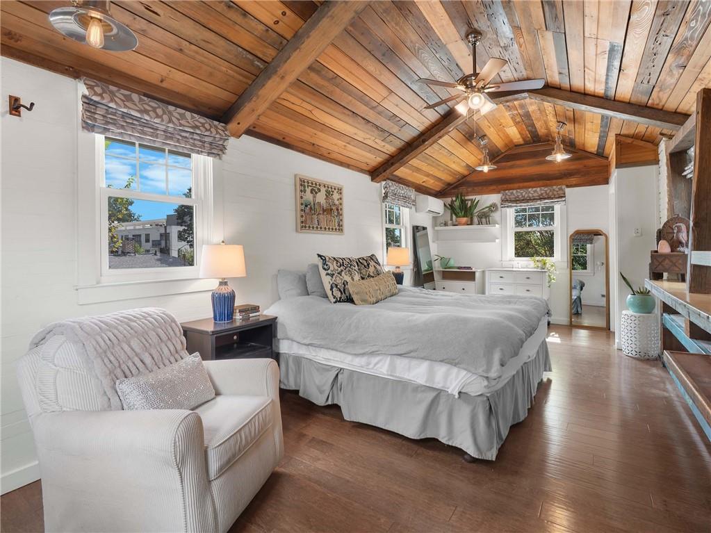 952 Northern Avenue SE