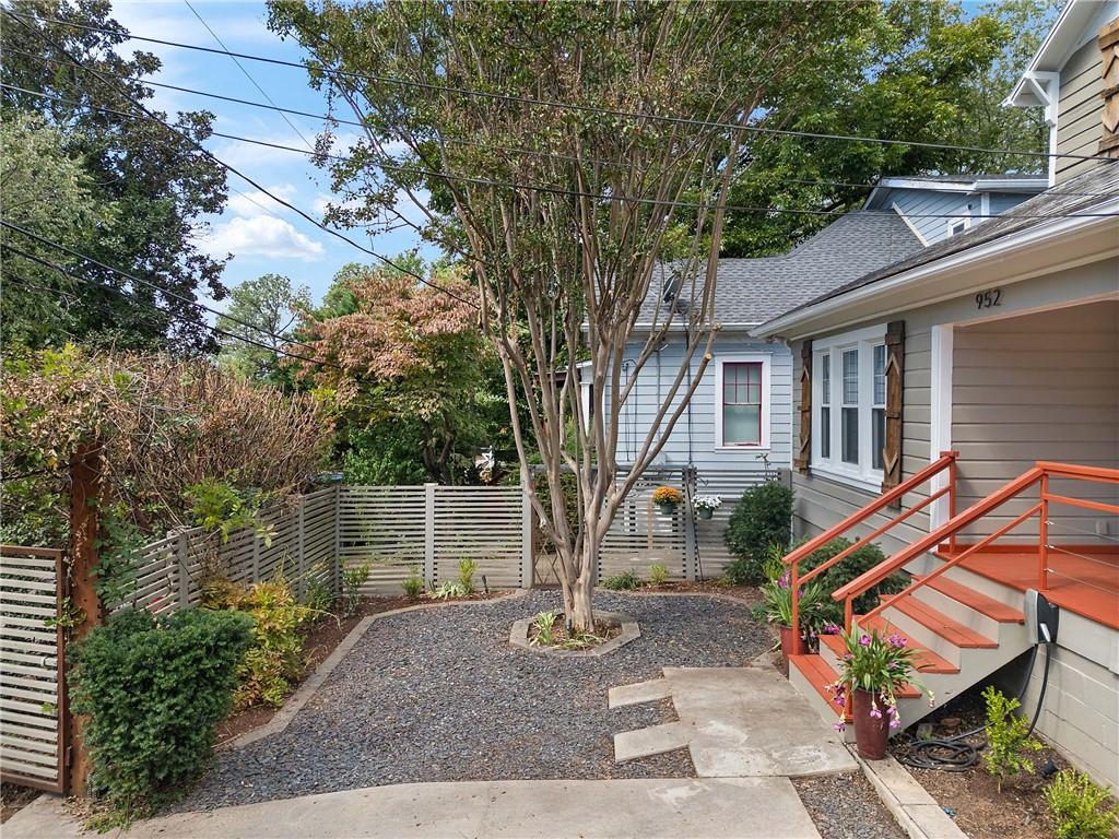 952 Northern Avenue SE