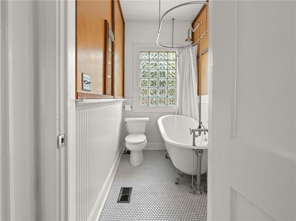 952 Northern Avenue SE