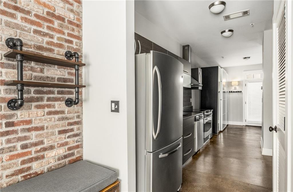 1300 Dekalb Avenue NE Unit 211