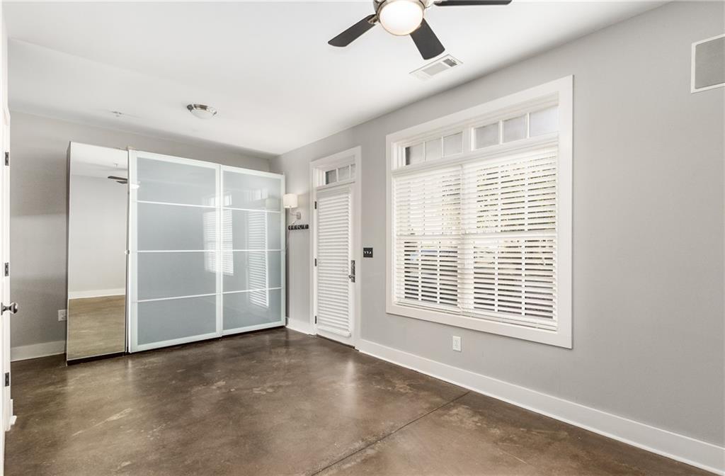 1300 Dekalb Avenue NE Unit 211