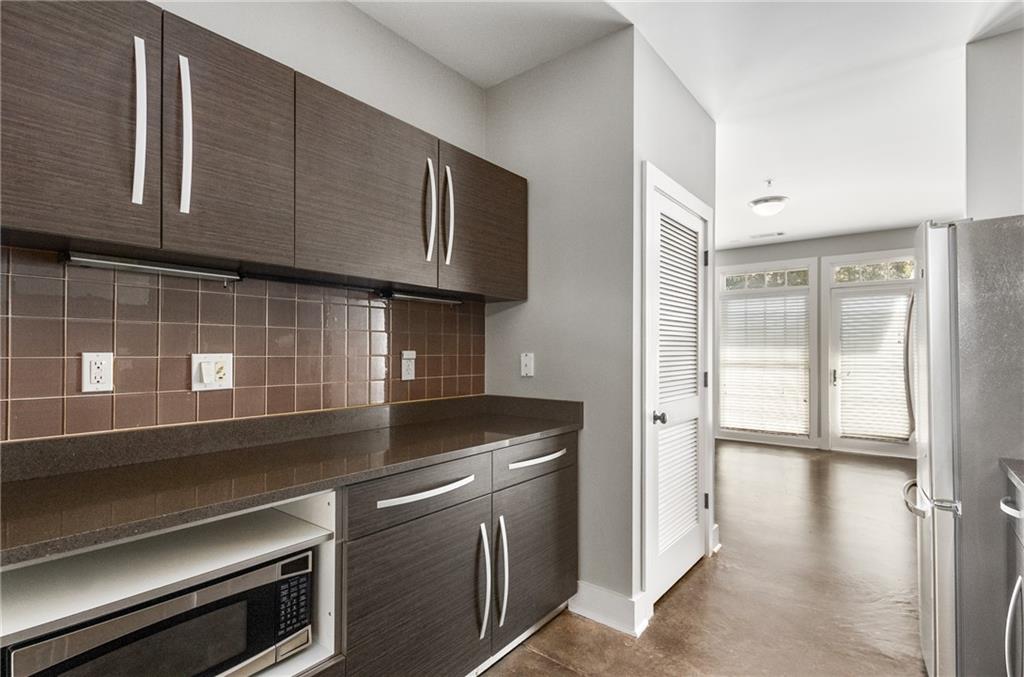 1300 Dekalb Avenue NE Unit 211