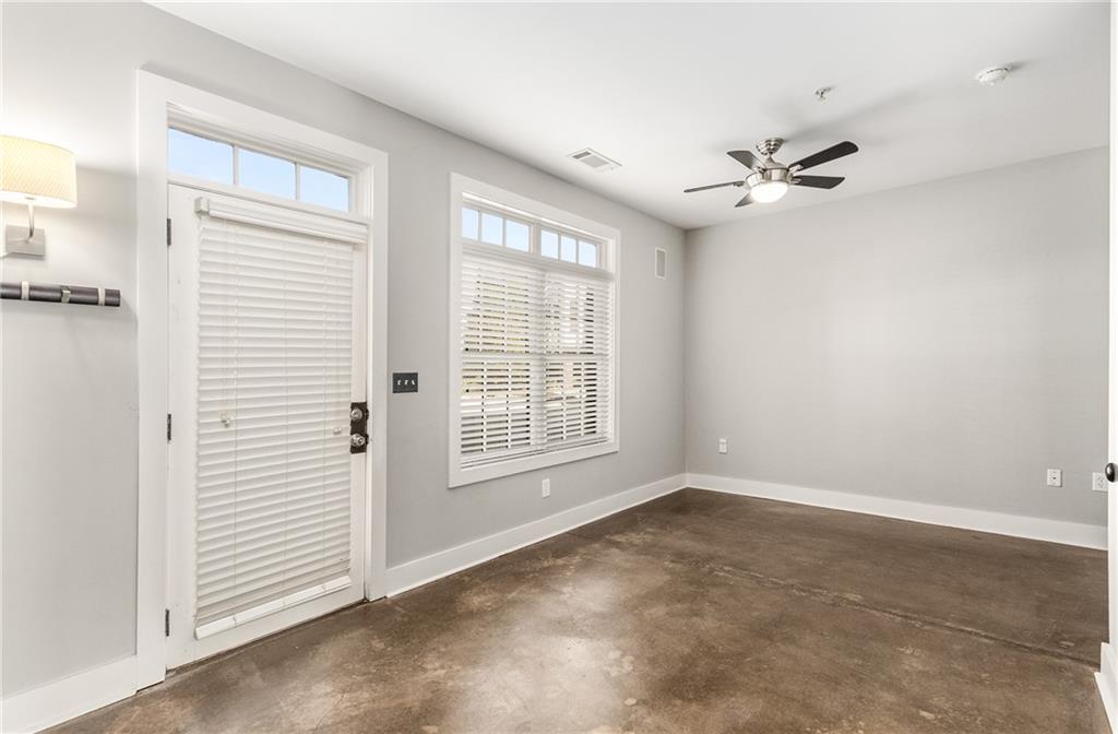 1300 Dekalb Avenue NE Unit 211