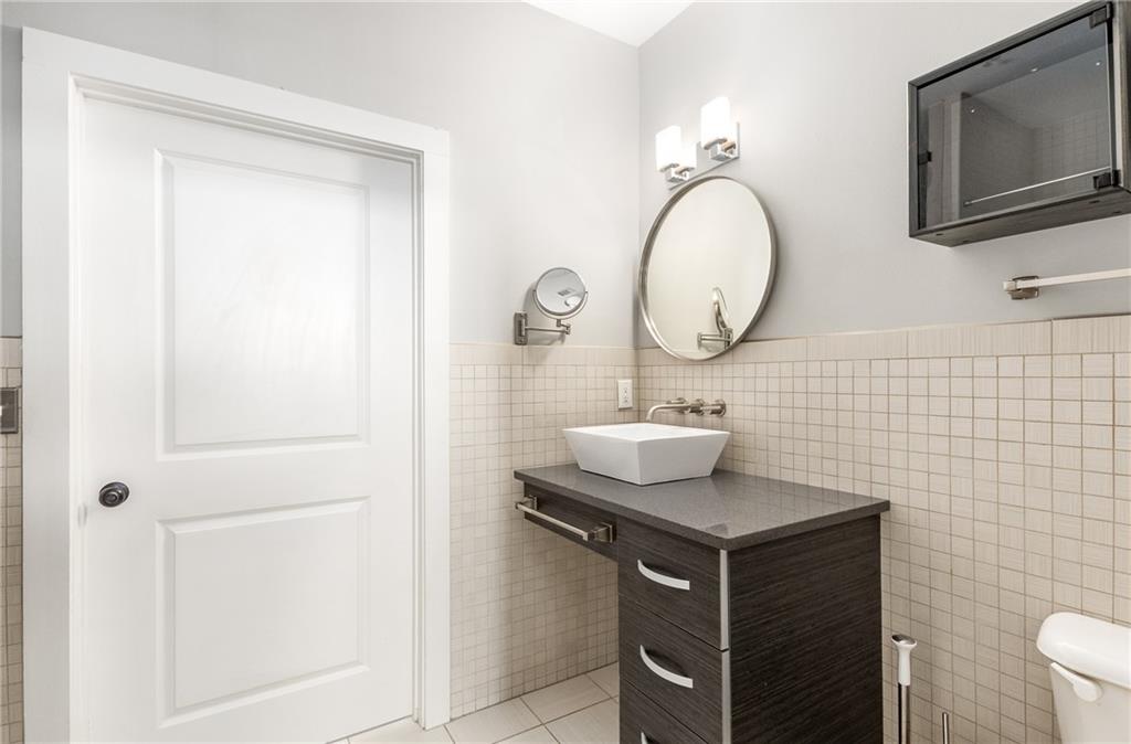 1300 Dekalb Avenue NE Unit 211