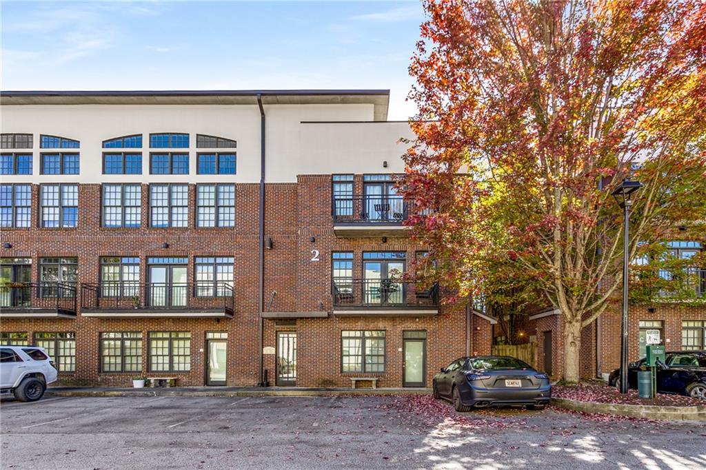 1300 Dekalb Avenue NE Unit 211