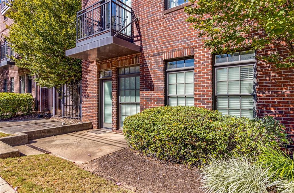 1300 Dekalb Avenue NE Unit 211