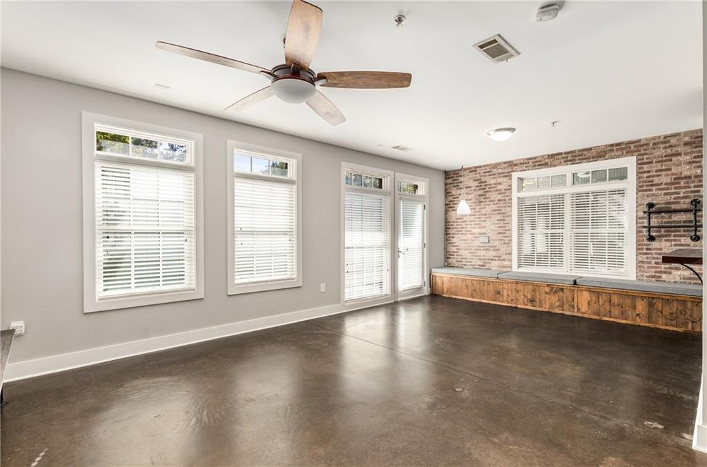 1300 Dekalb Avenue NE Unit 211